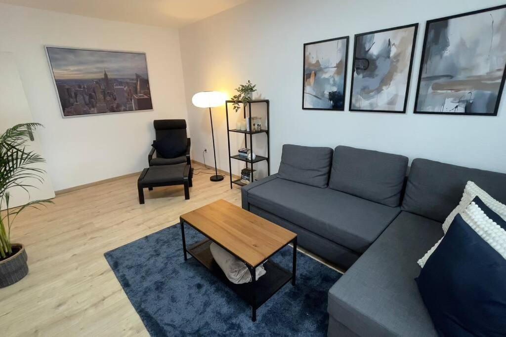 Apart54-Modern Design I Garden with Terrace I Smart TV I Free Parking I Free WiFi