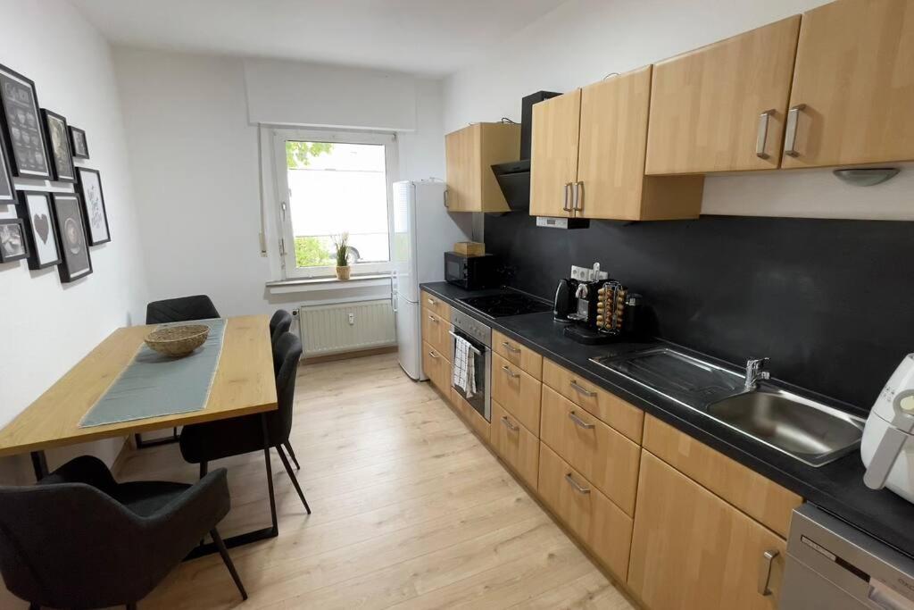 Apart54-Modern Design I Garden with Terrace I Smart TV I Free Parking I Free WiFi