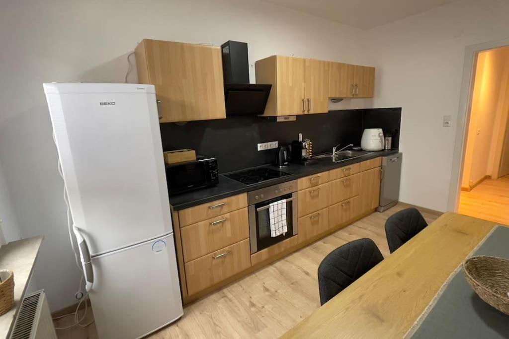 Apart54-Modern Design I Garden with Terrace I Smart TV I Free Parking I Free WiFi