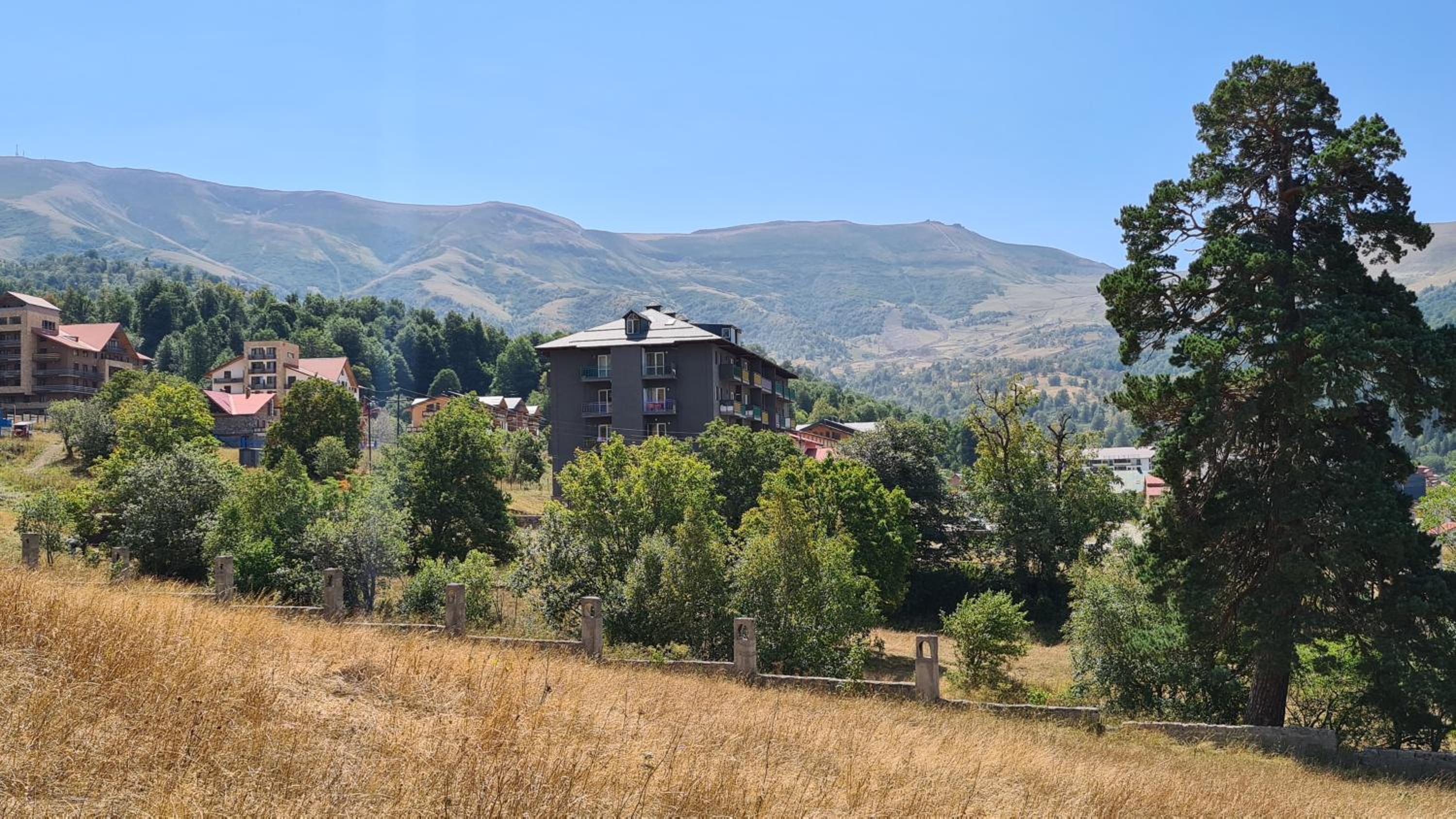 Hotel Tskhratskaro apartments