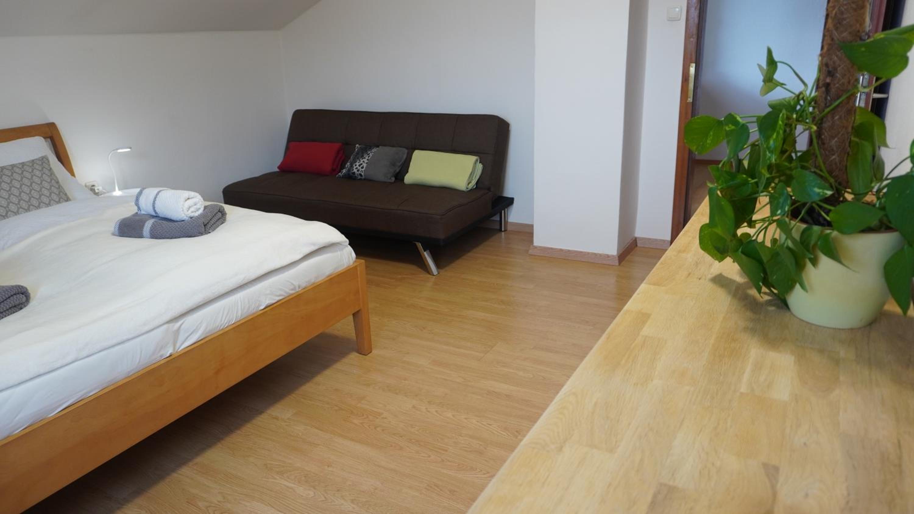 100 qm Apartment 1 - near highway
