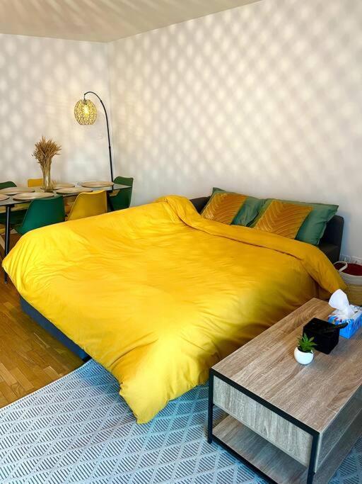 PARIS-MONTROUGE Magnifique appartement 3 pièces de 75m2 avec PARKING - très cosy pour 1 - 8 personnes refait à NEUF -ENTIRE APARTMENT LUXURIOUS AND WARM -M