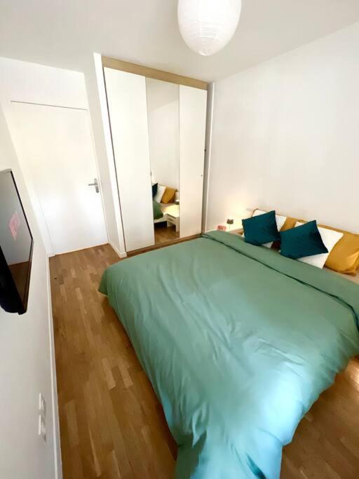 PARIS-MONTROUGE Magnifique appartement 3 pièces de 75m2 avec PARKING - très cosy pour 1 - 8 personnes refait à NEUF -ENTIRE APARTMENT LUXURIOUS AND WARM -M