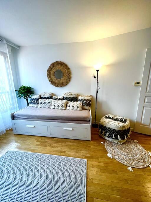 PARIS-MONTROUGE Magnifique appartement 3 pièces de 75m2 avec PARKING - très cosy pour 1 - 8 personnes refait à NEUF -ENTIRE APARTMENT LUXURIOUS AND WARM -M