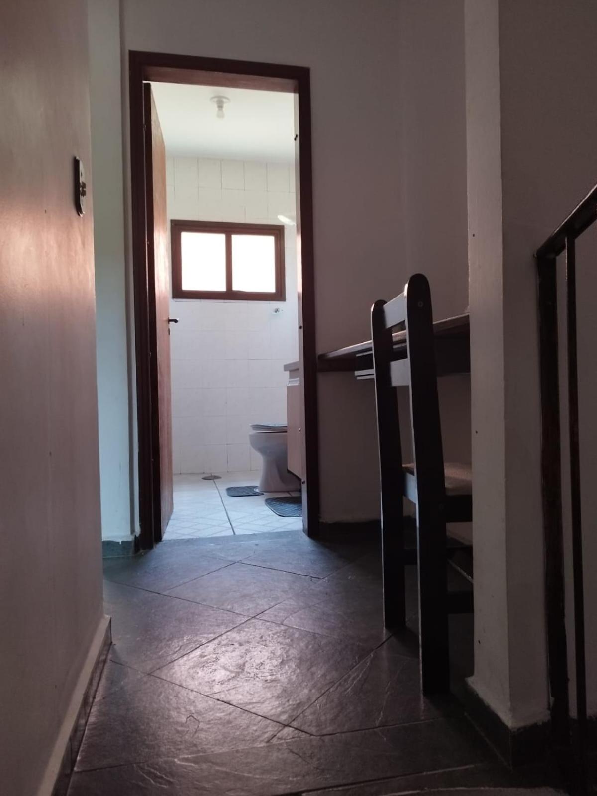 Guarujá, Linda casa em condomínio fechado .
