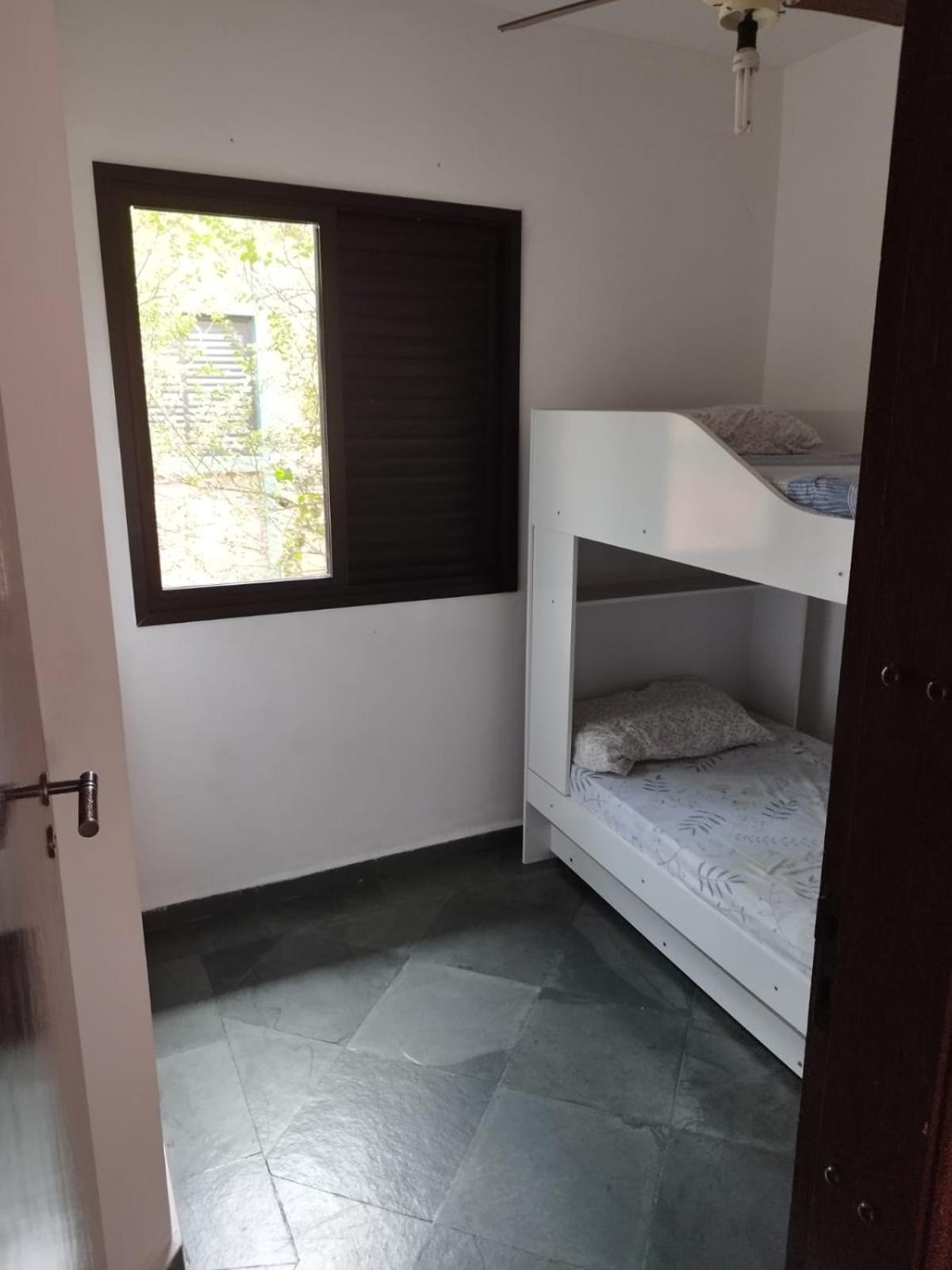 Guarujá, Linda casa em condomínio fechado .
