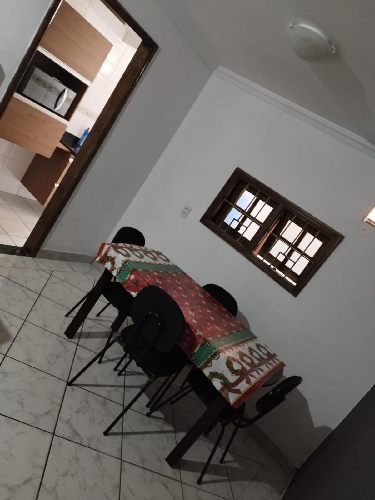 Guarujá, Linda casa em condomínio fechado .