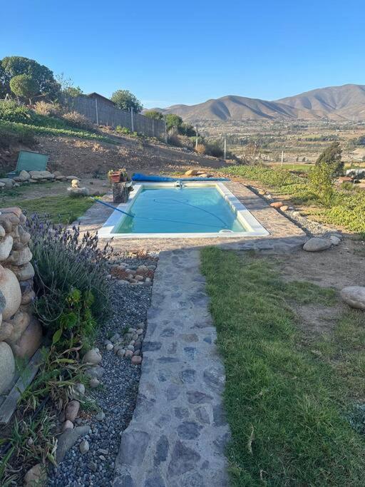 Cabaña, quincho, piscina y hermosas estrellas La Serena Algarrobito