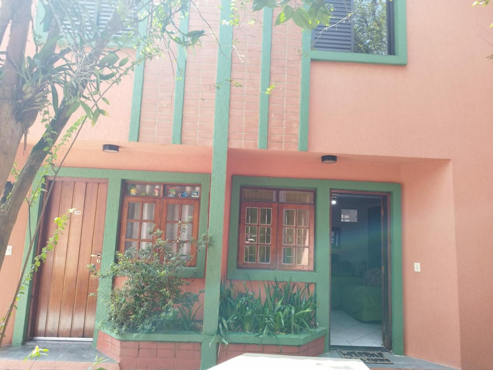Guarujá, Linda casa em condomínio fechado .