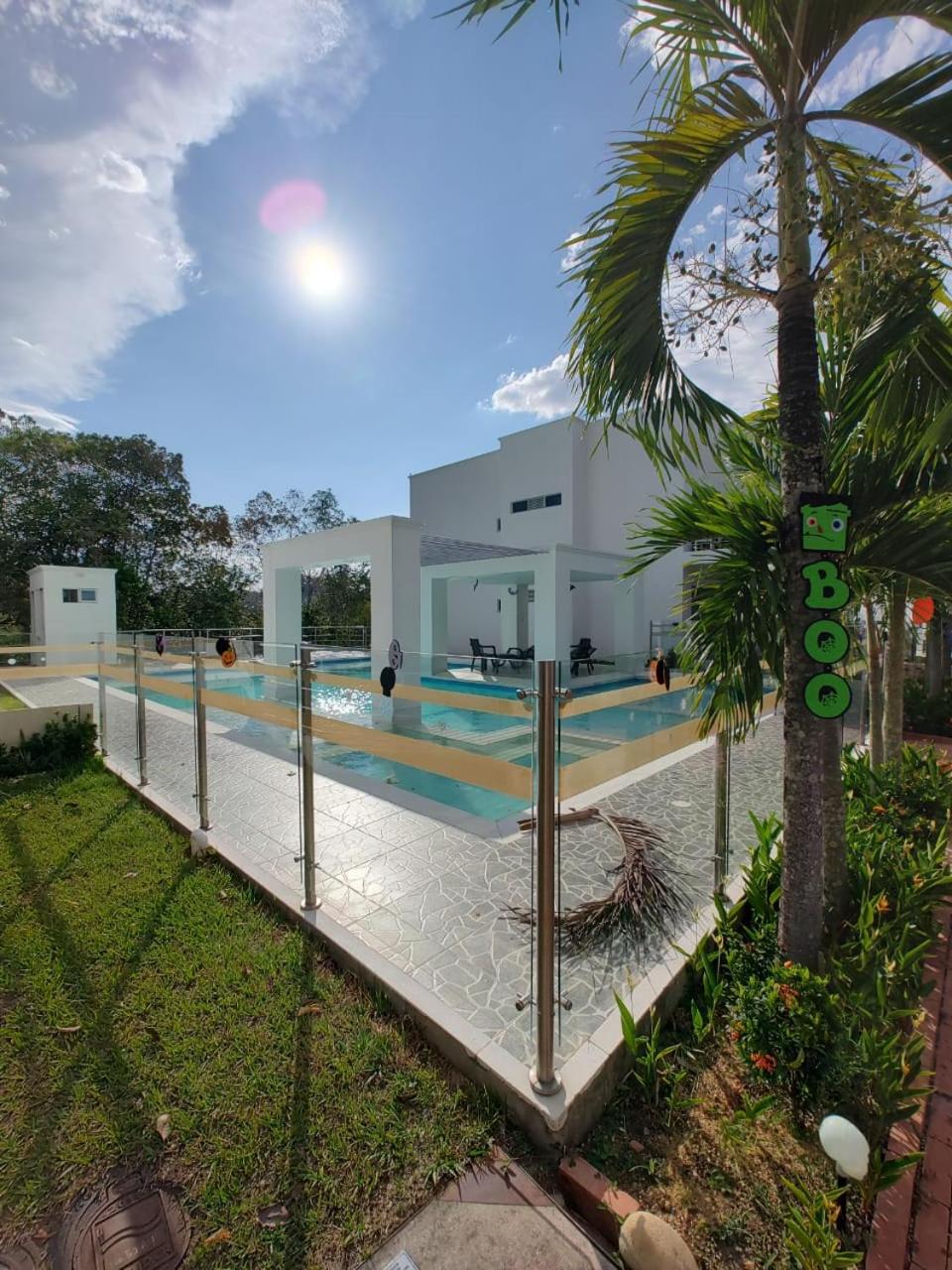 Condominio Ibiza Reservado Apto con piscina Melgar