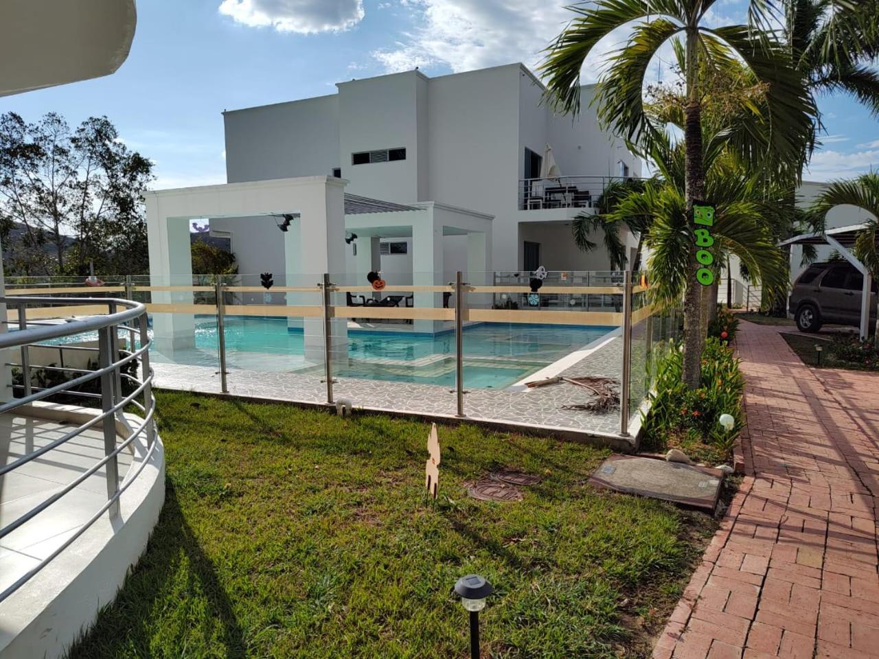 Condominio Ibiza Reservado Apto con piscina Melgar