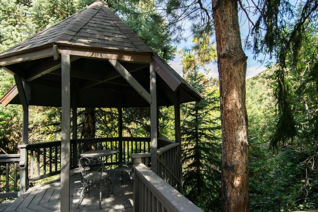 The Creekside Cabin at La Caille