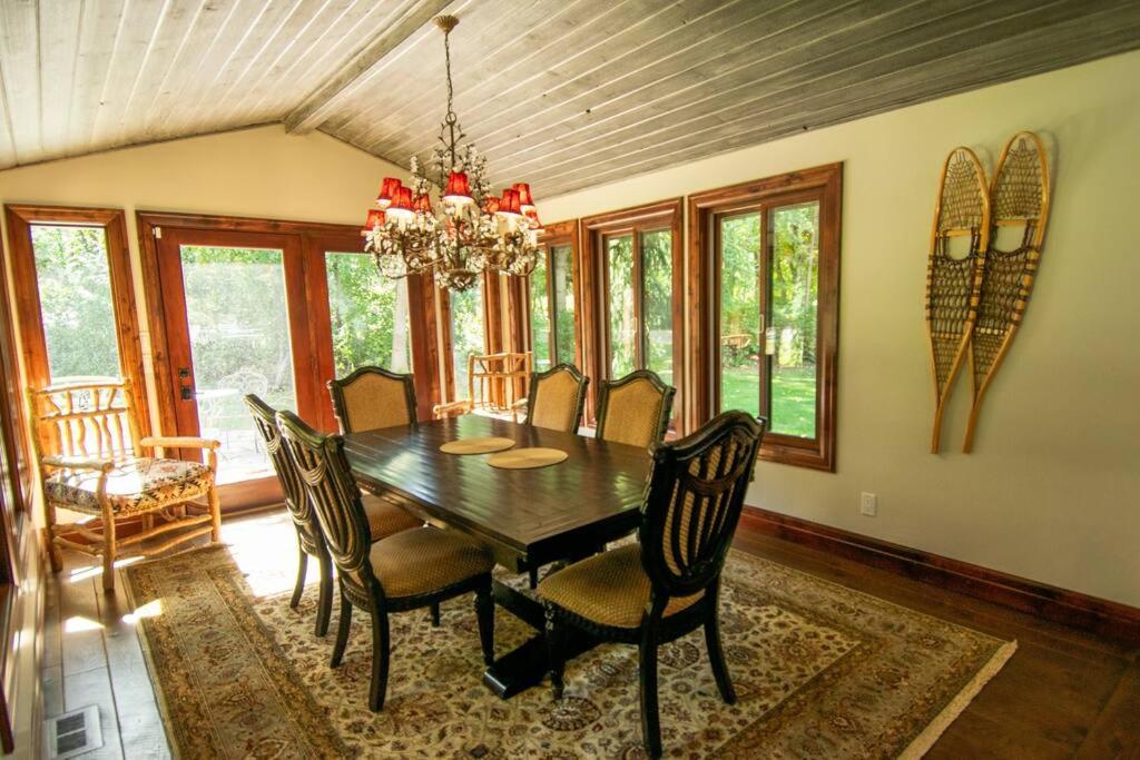 The Creekside Cabin at La Caille