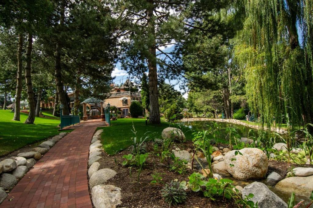 The Creekside Cabin at La Caille