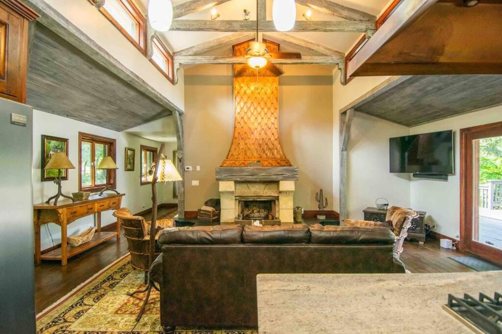 The Creekside Cabin at La Caille