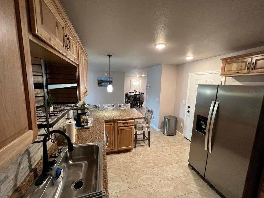 Single story 3 beds 1 car garage