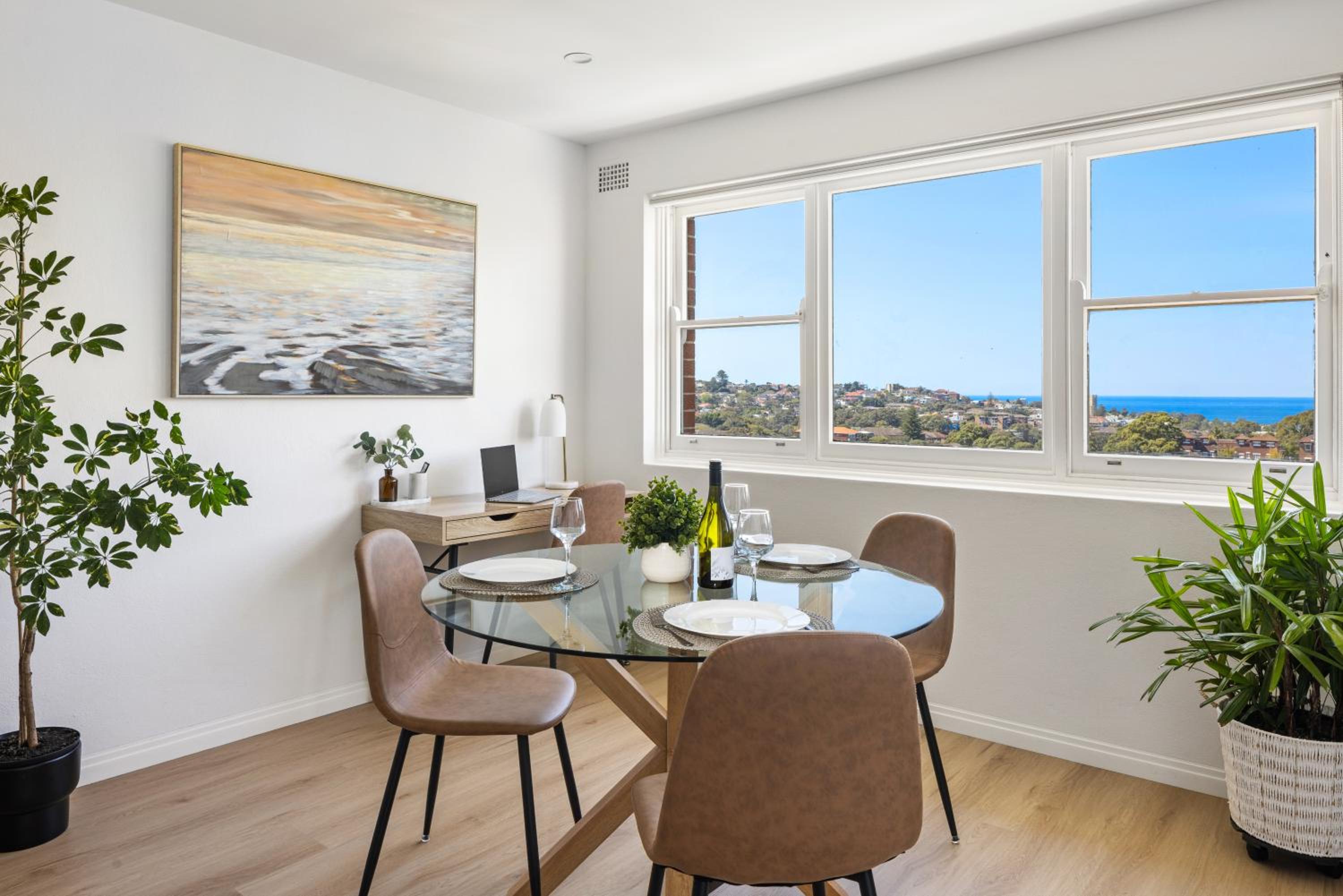 Coogee Ocean View - Deluxe one bedroom apartment