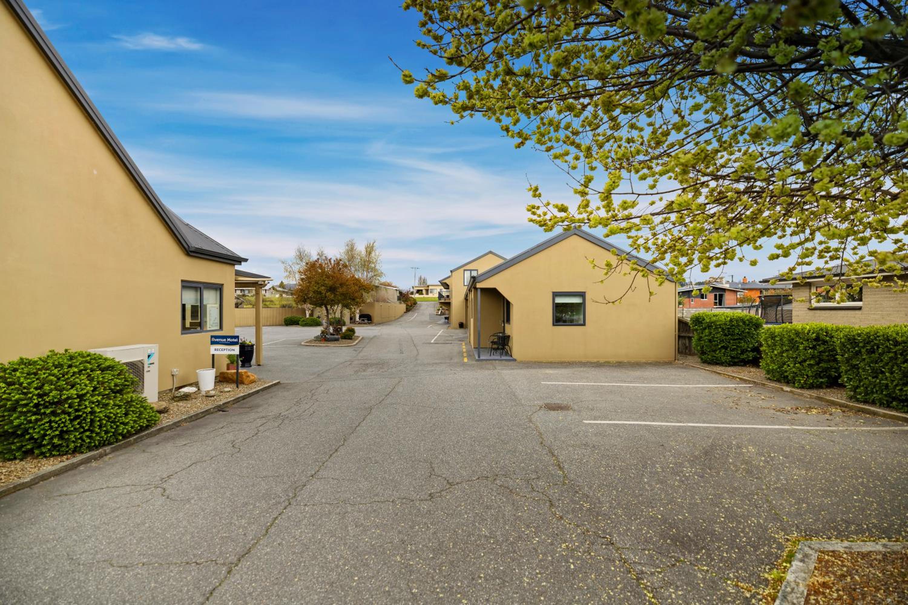 Avenue Motel