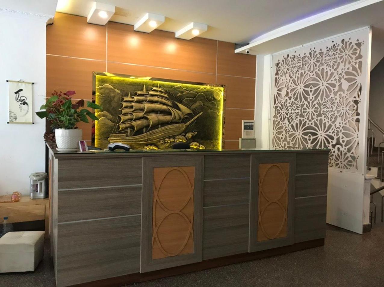 Royal Hotel - Yên Xá HN - by BAY LUXURY