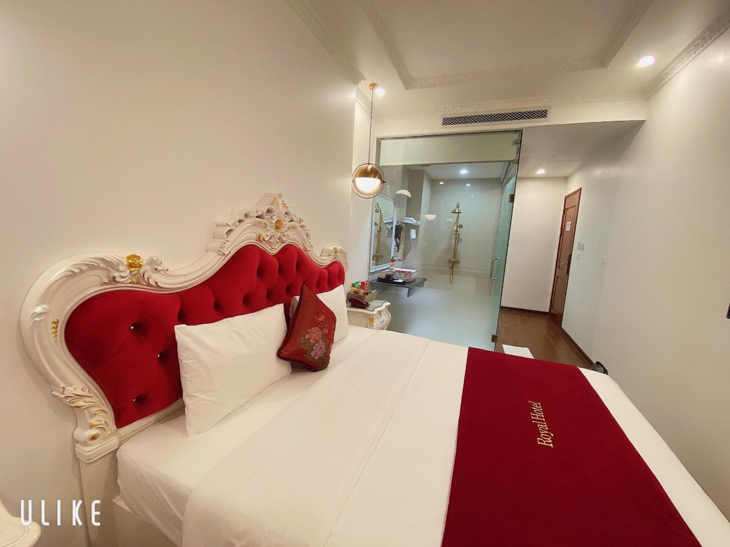 Royal Hotel - Yên Xá HN - by BAY LUXURY