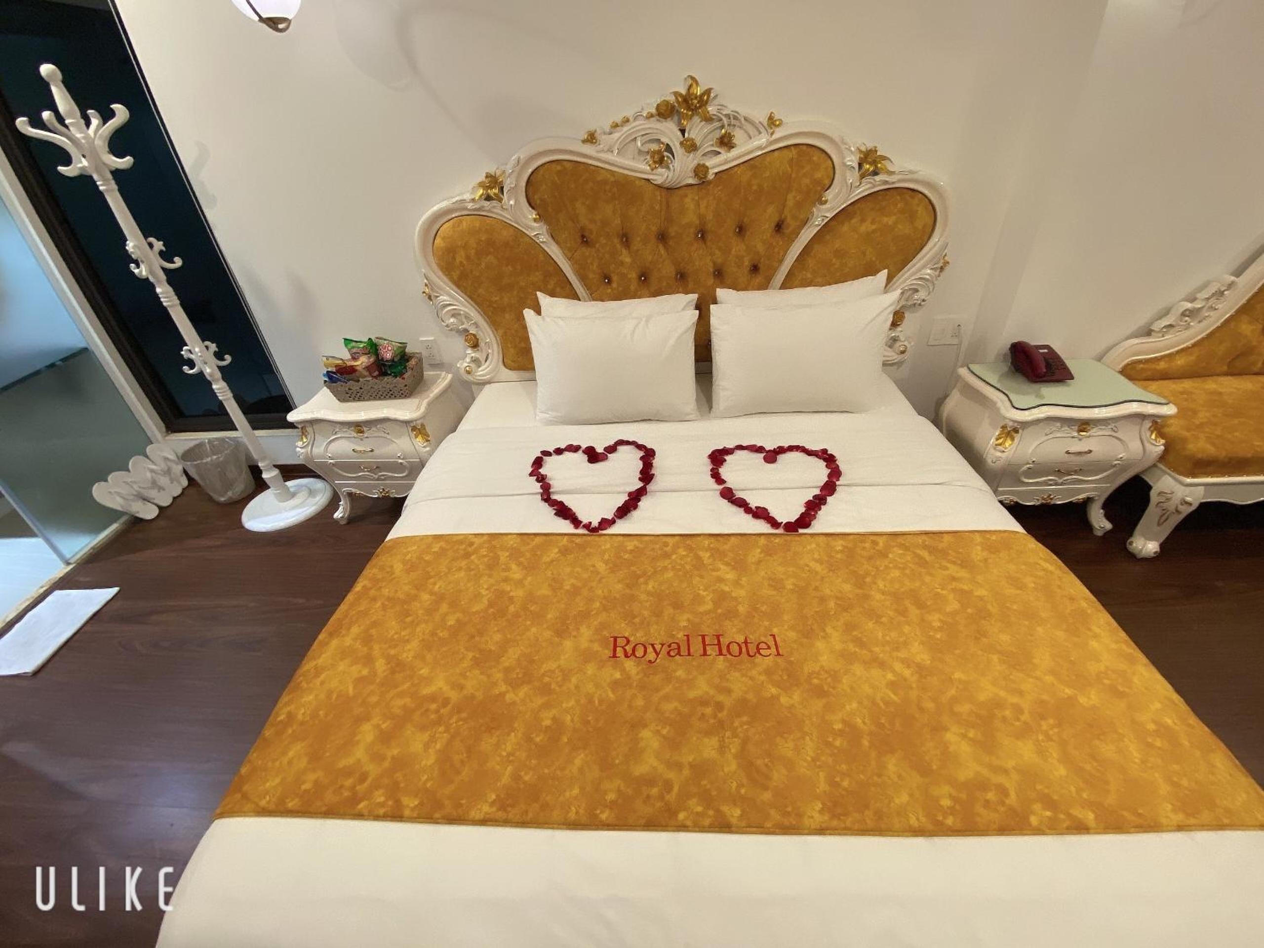 Royal Hotel - Yên Xá HN - by BAY LUXURY