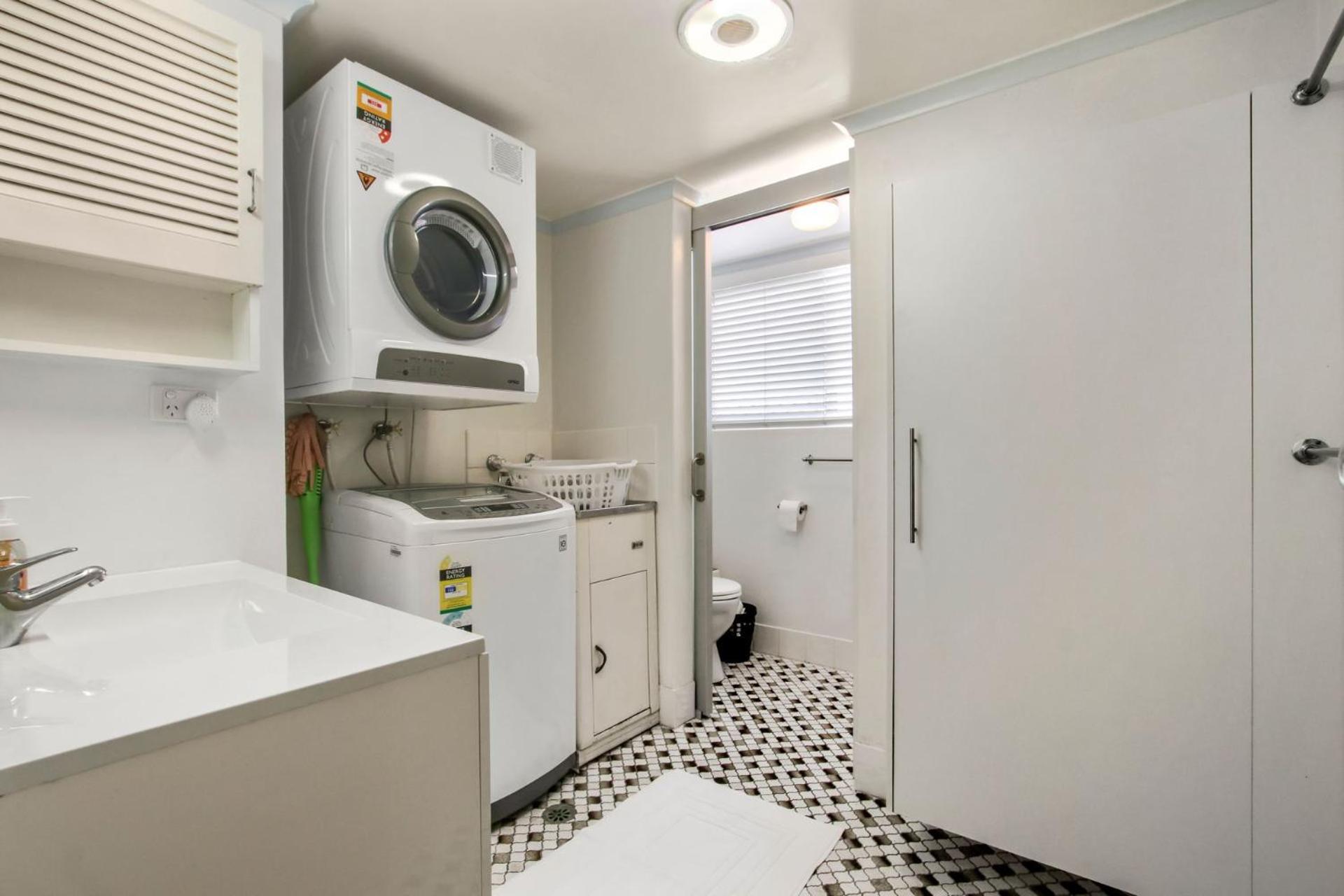 Rosalie Unit 1, 4 Margaret St, Kings Beach