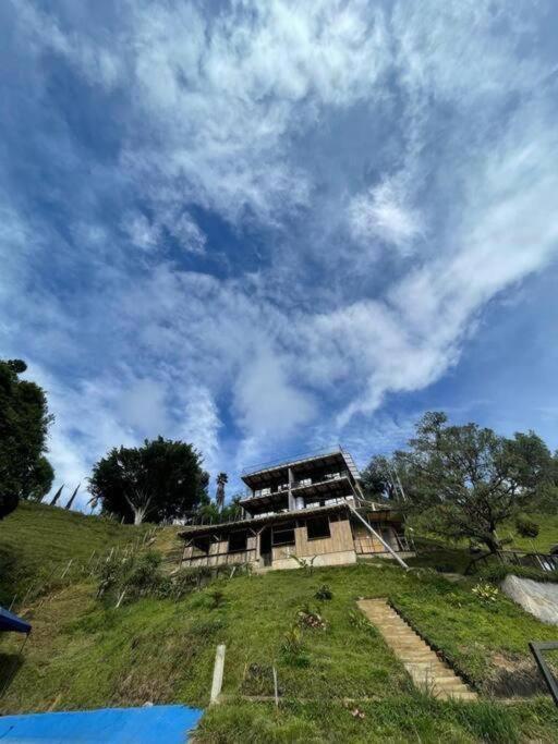 Apto tipo loft guatape vista y acceso a la represa