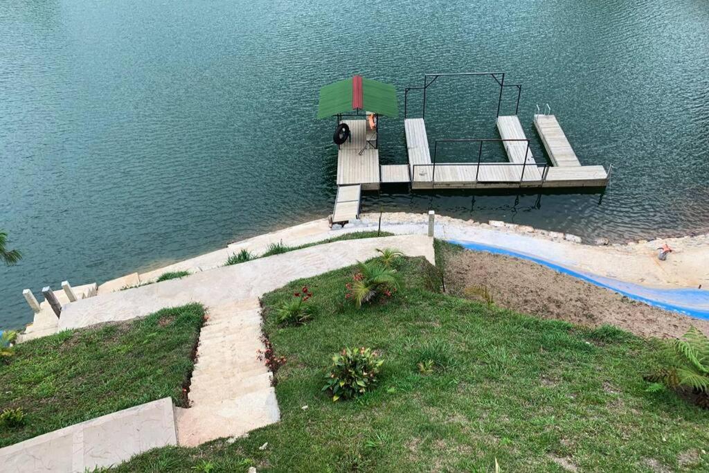 Apto tipo loft guatape vista y acceso a la represa
