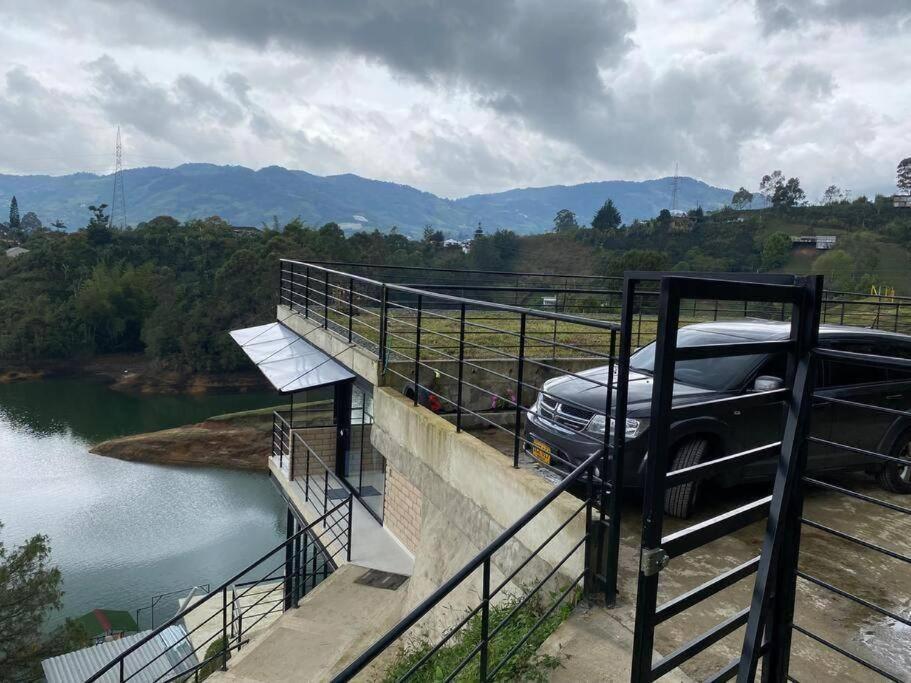 Apto tipo loft guatape vista y acceso a la represa