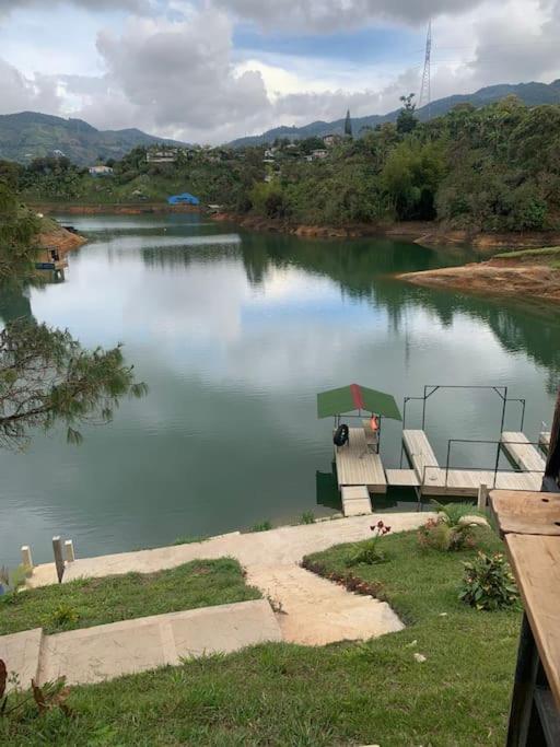Apto tipo loft guatape vista y acceso a la represa