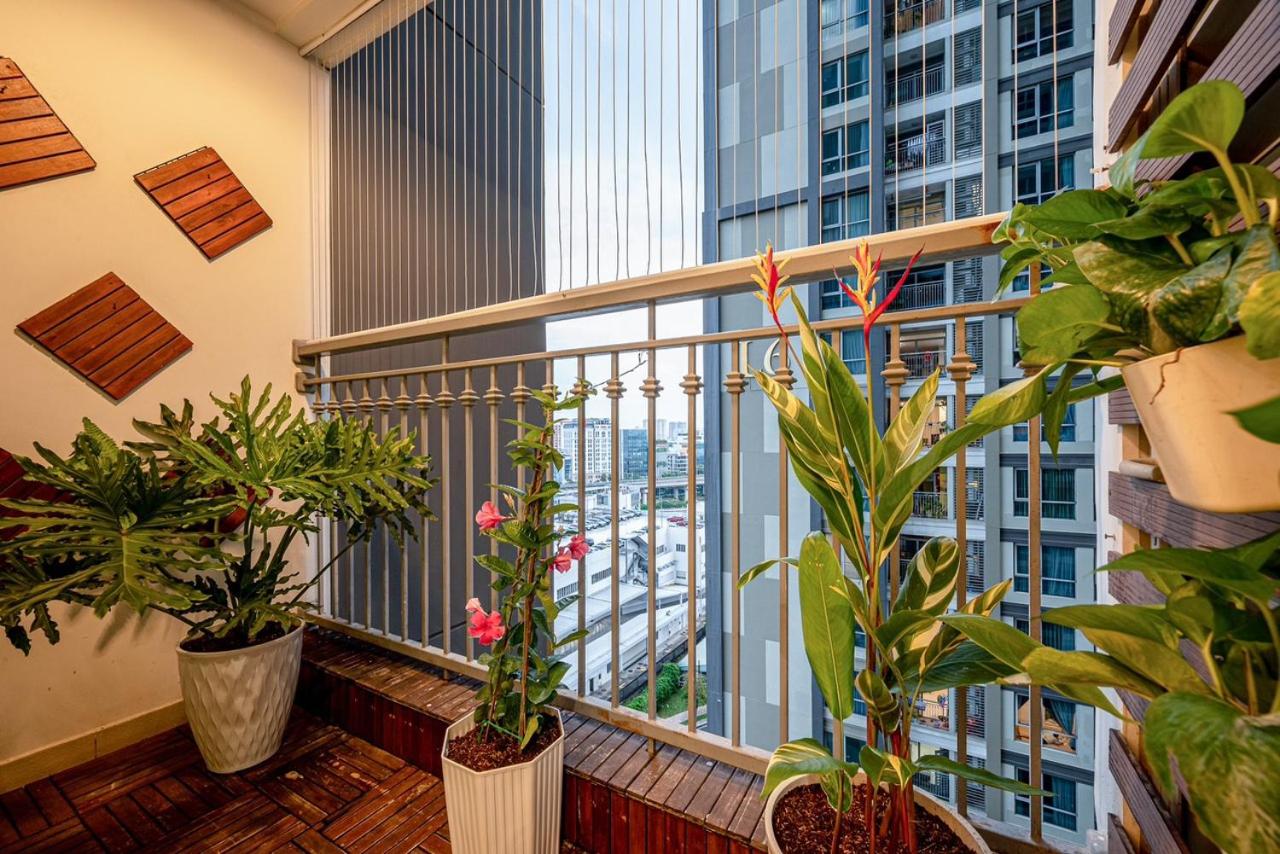 Vinhomes Central Park - Fully furnished apartment, right in the shopping center and central park, private