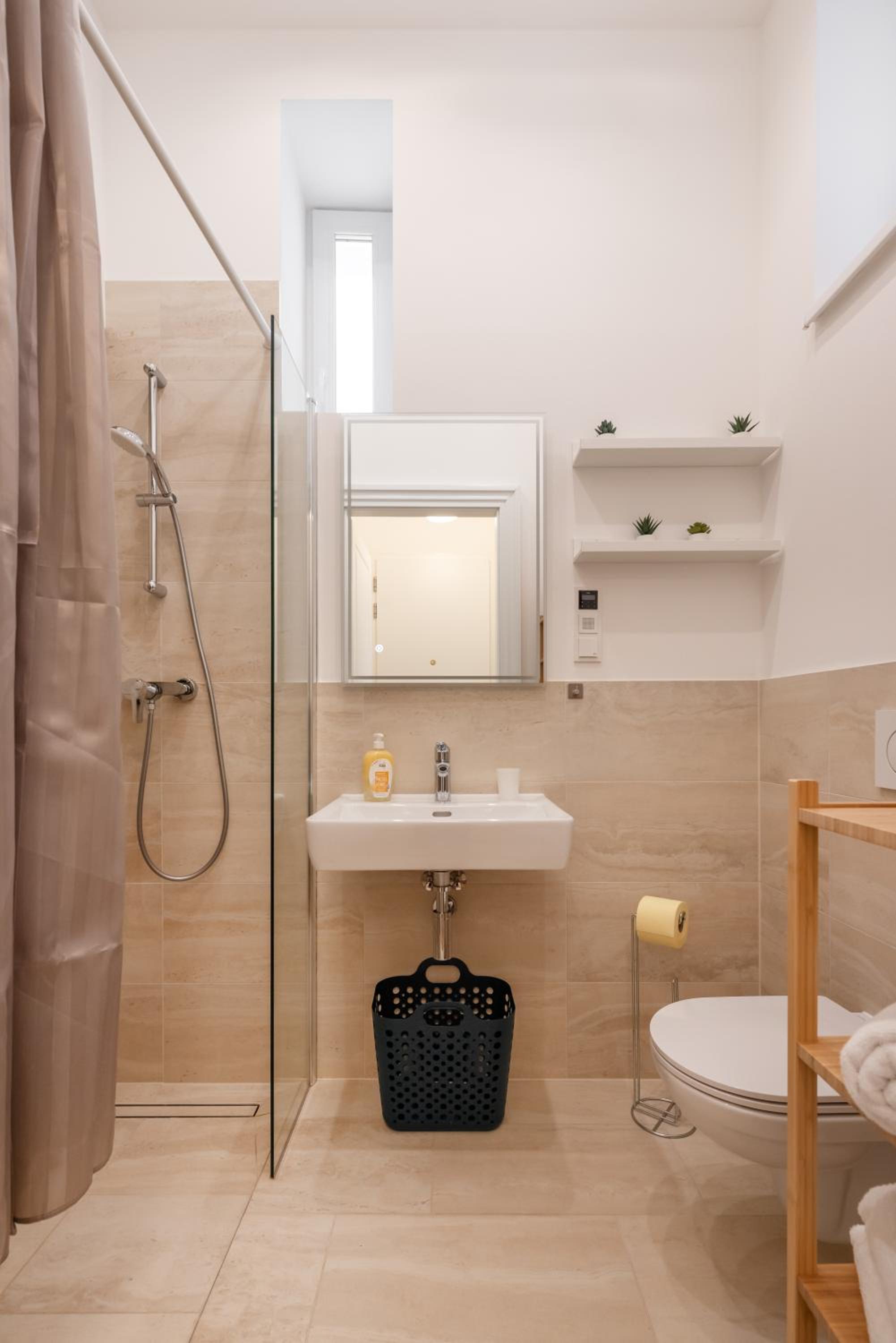 Zwischen Schönbrunn und Zentrum, neues Apartment in Grünruhelage bei Schönbrunn