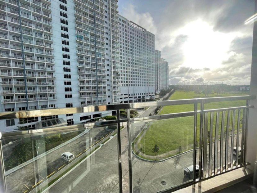 Amenity View+Pool+Parking view 3
