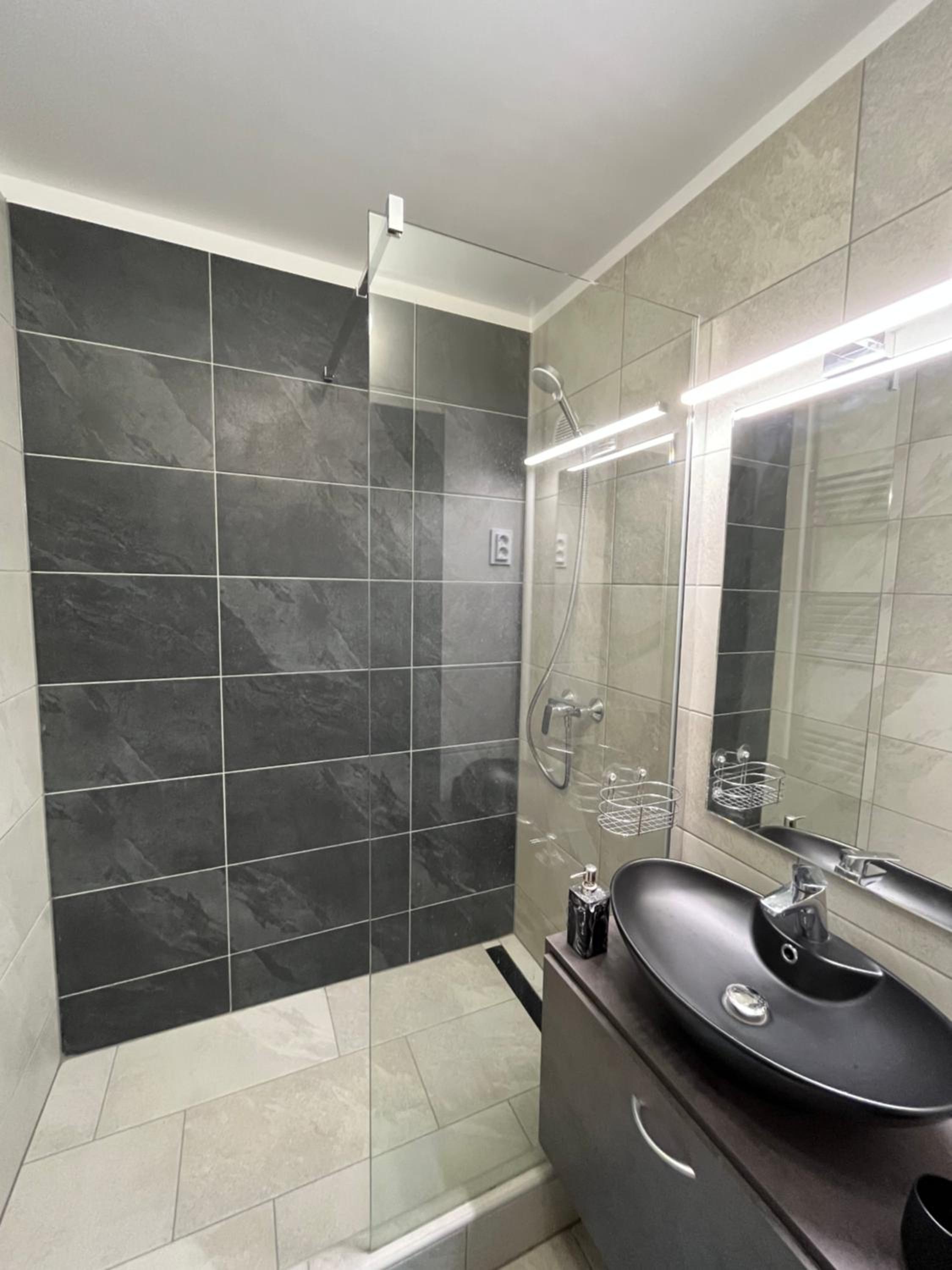 Milad Apartman