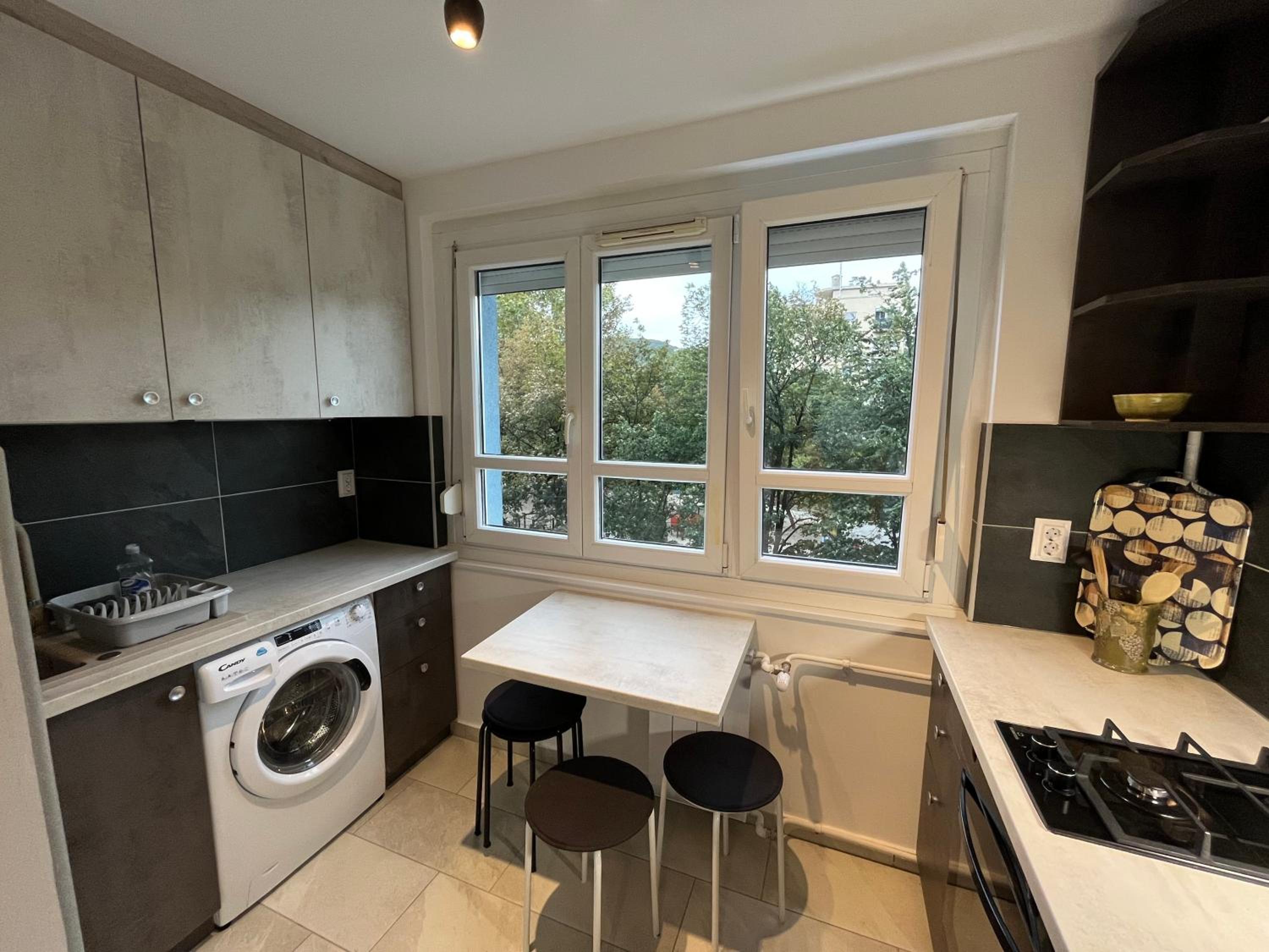 Milad Apartman