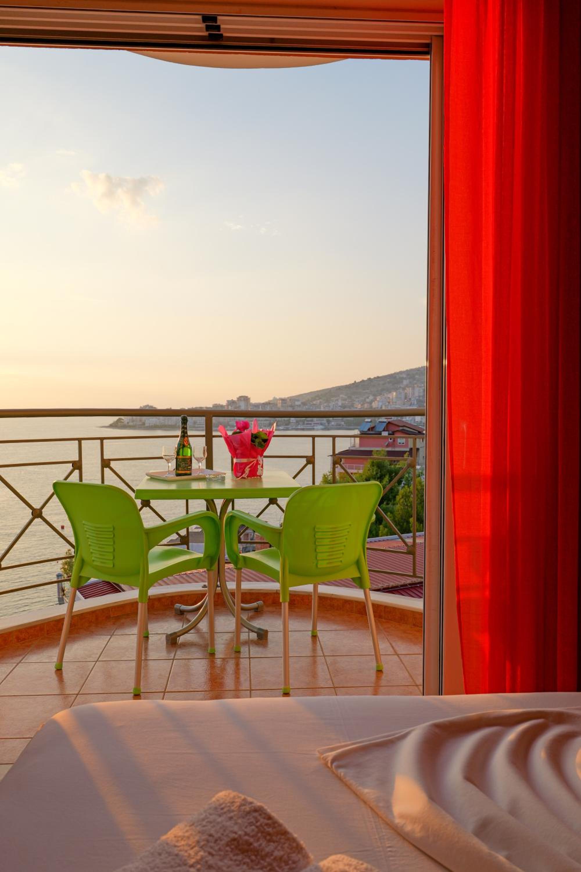 Unico ApartHotel