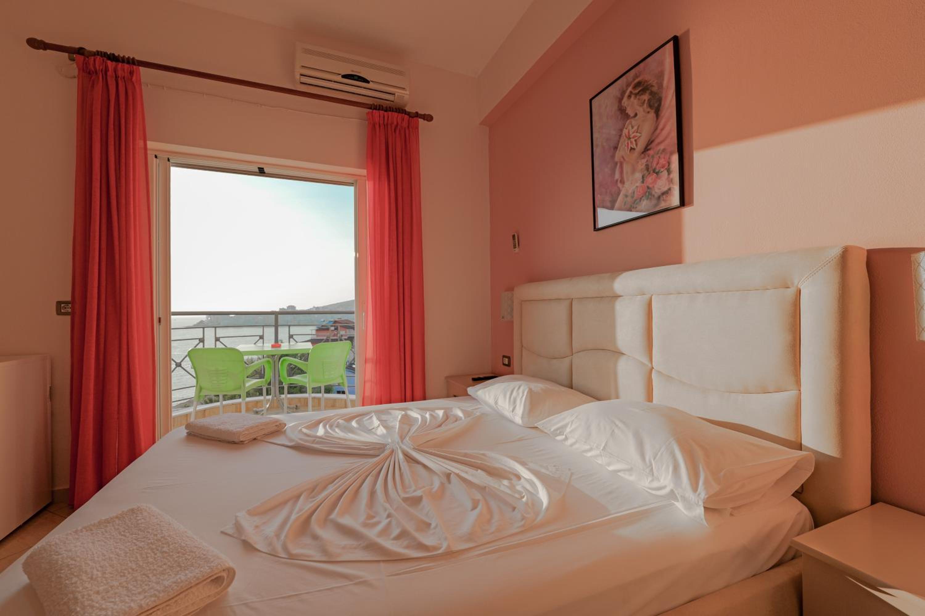 Unico ApartHotel