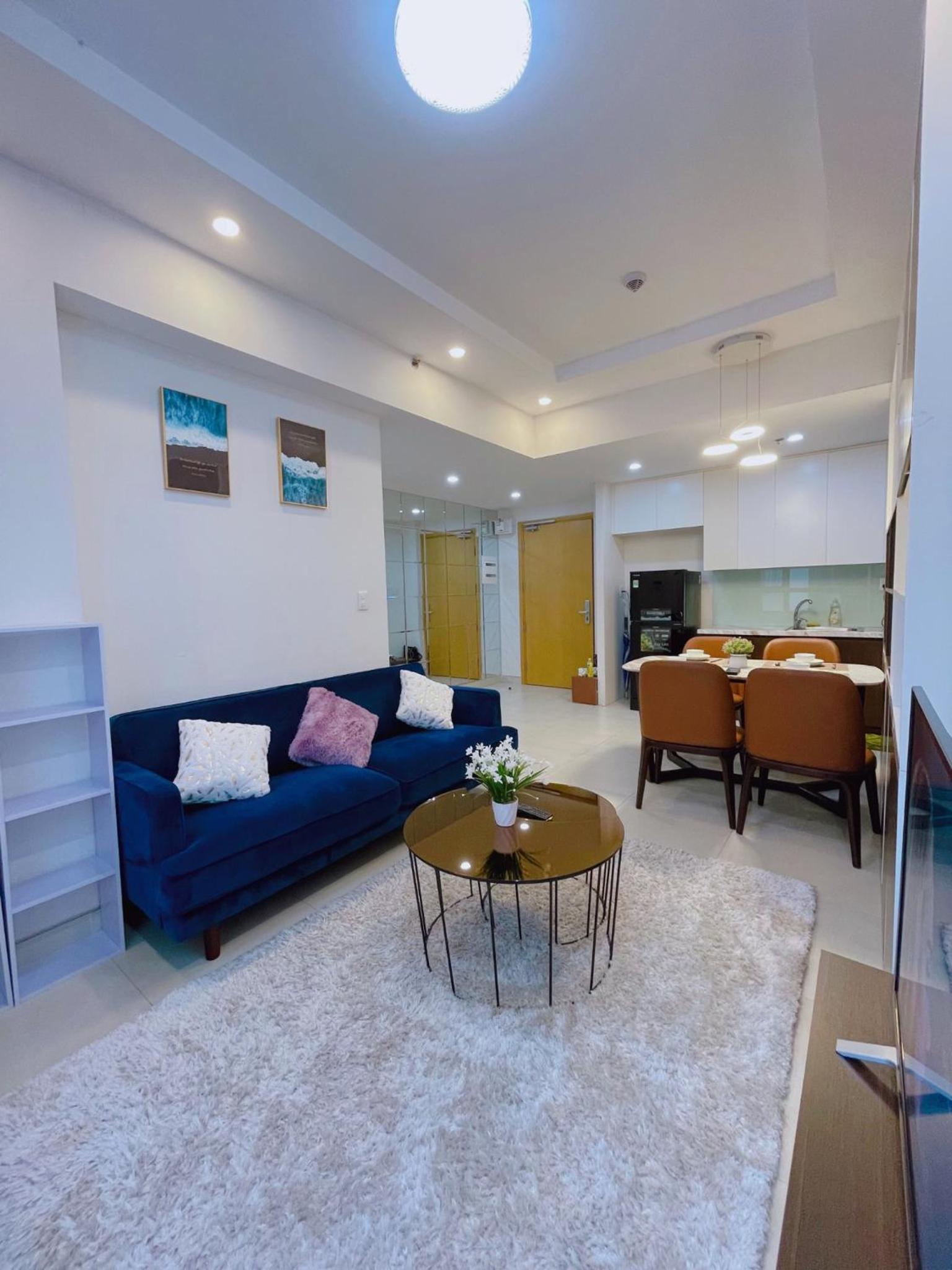 Vinhomes Central Park - Fully furnished apartment, right in the shopping center and central park, private