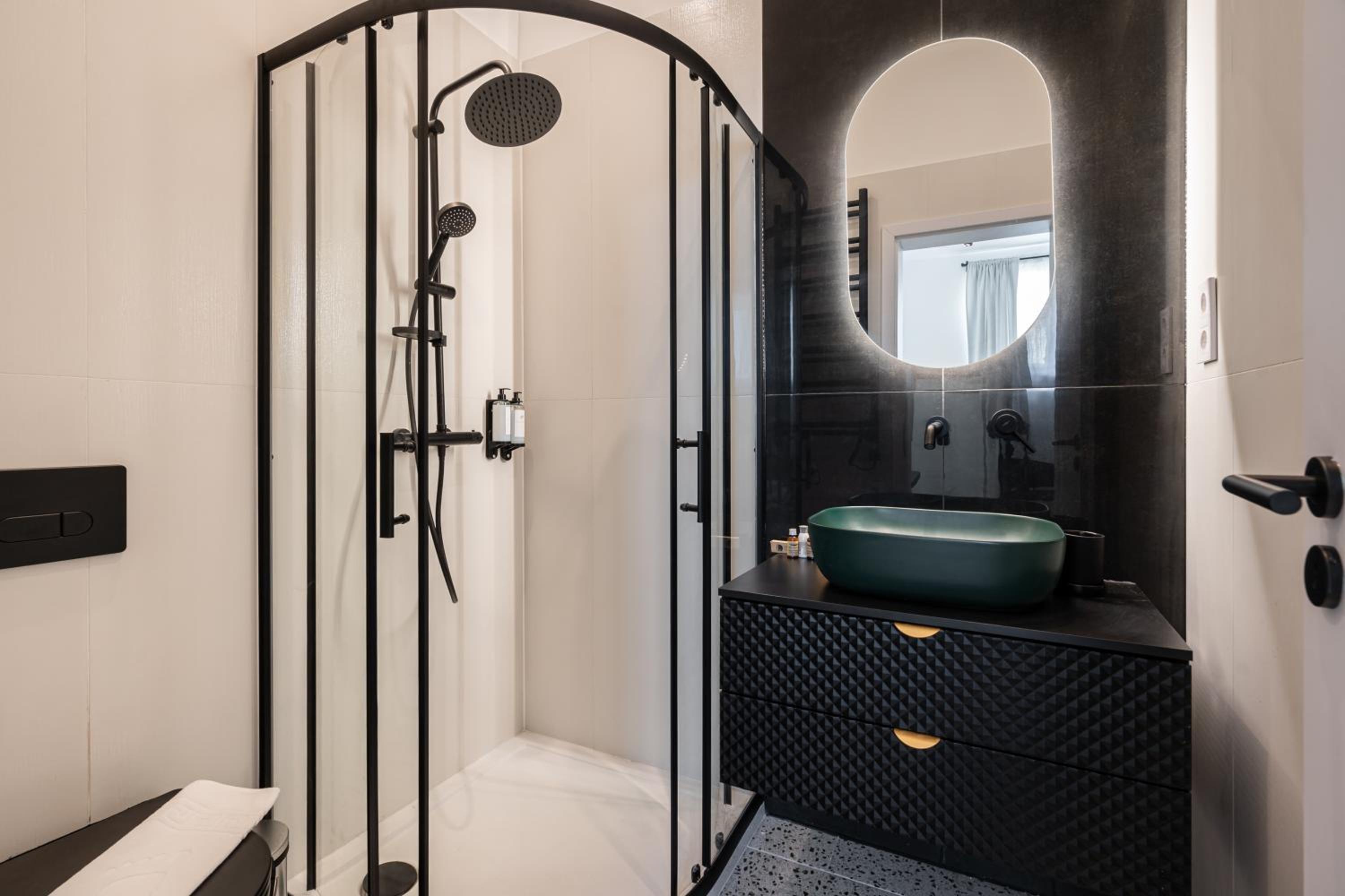 R6 - Boutique Apartments, Best Location By BQA view 3