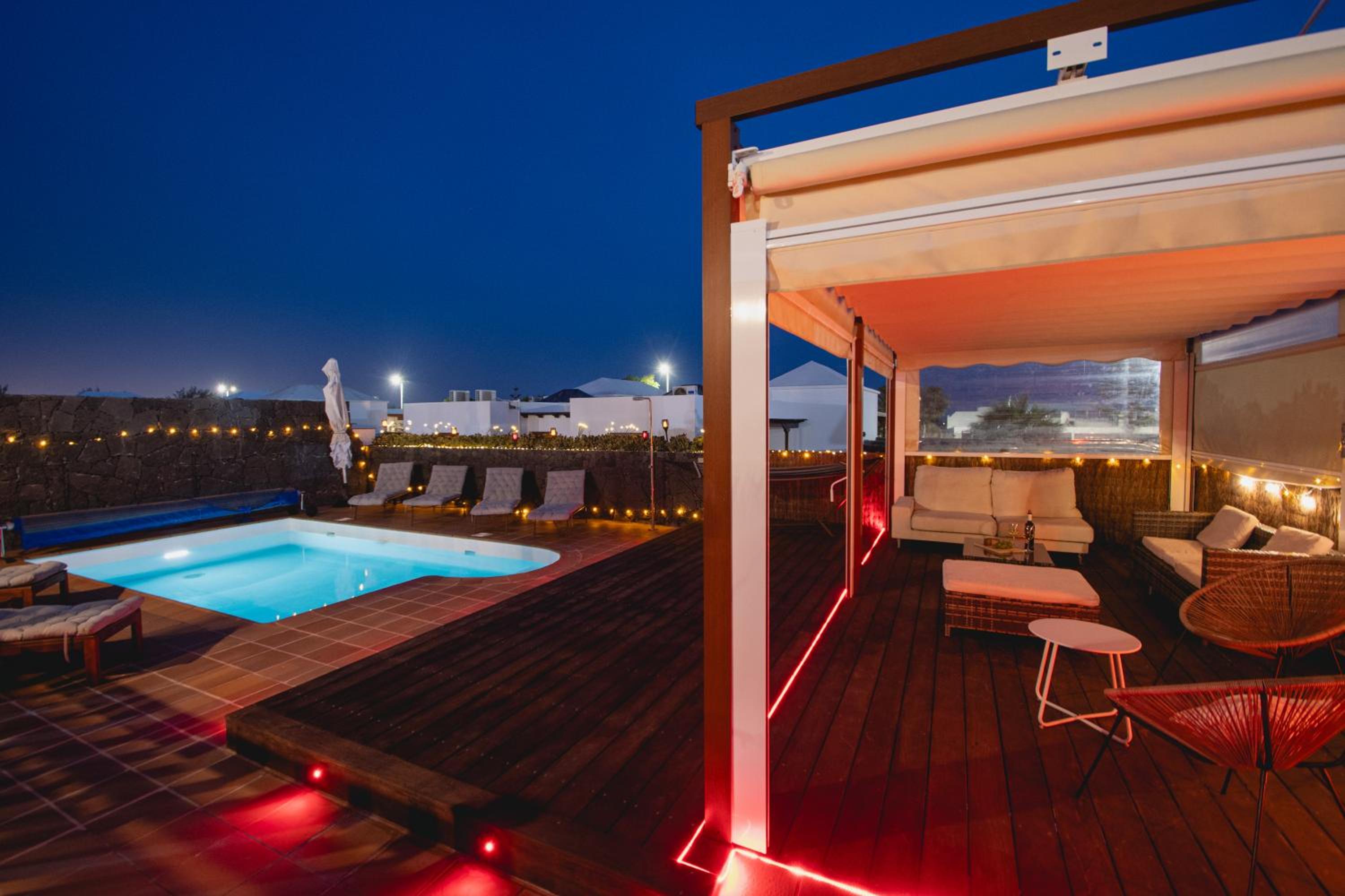 Villa Cavendish with sea views and heatable pool close to Flamingo Beach