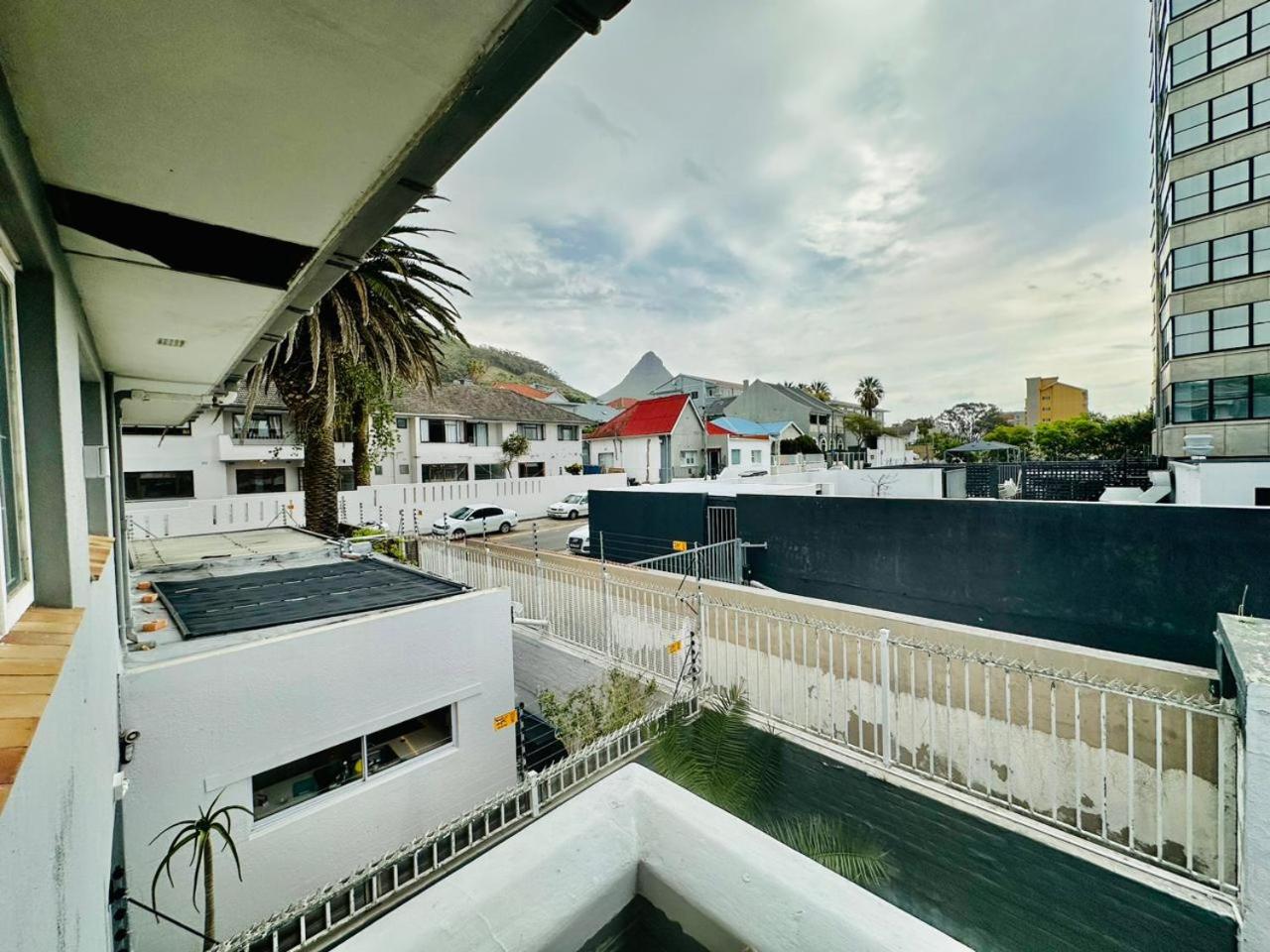 Central Bachelor Apartment - Sea Point