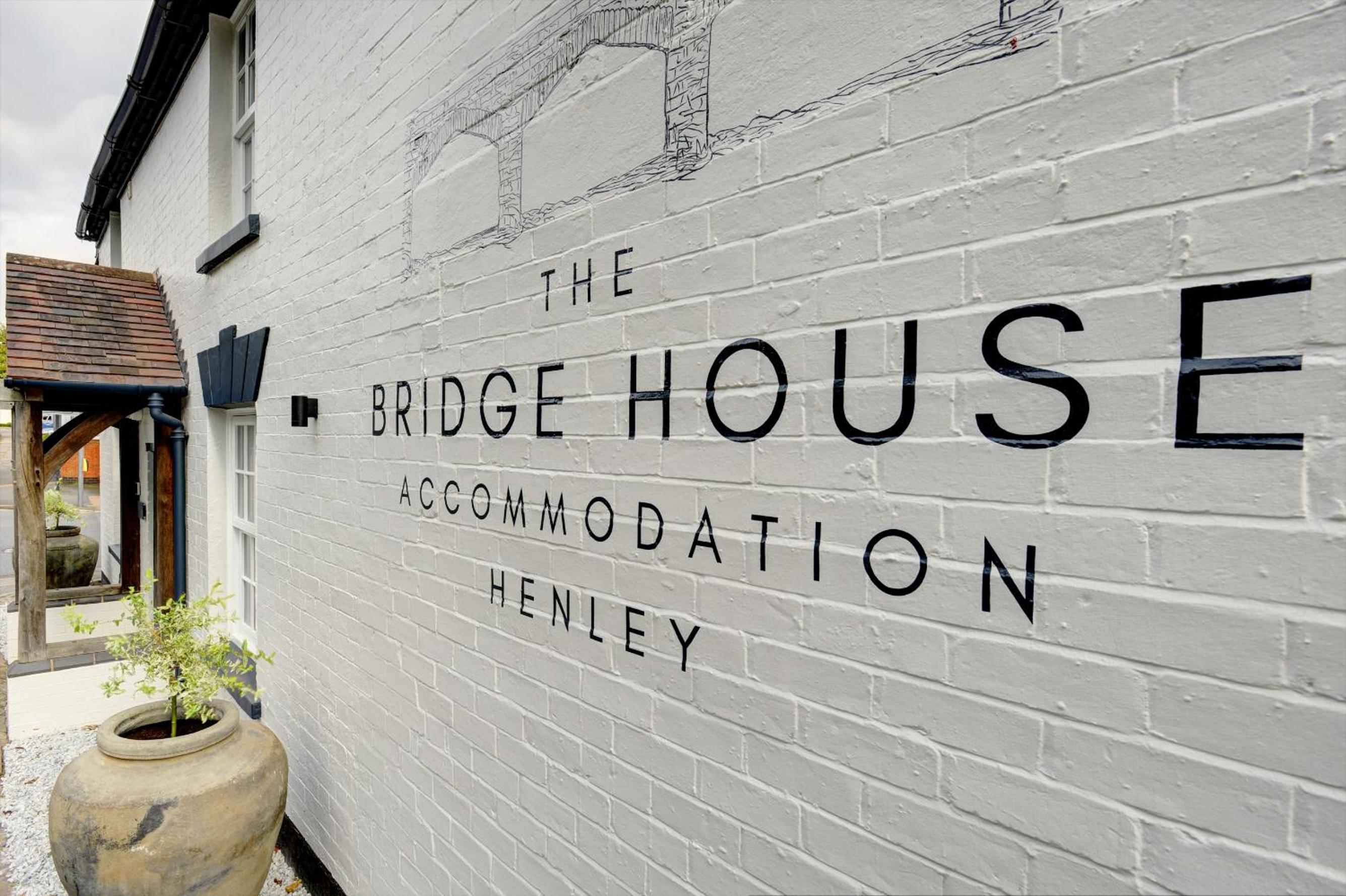 The Bridge House Henley view 4