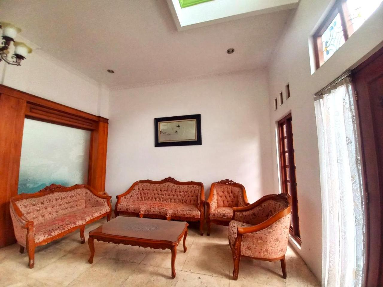 Homestay Jogja Samirono Dekat UNY by Simply Homy