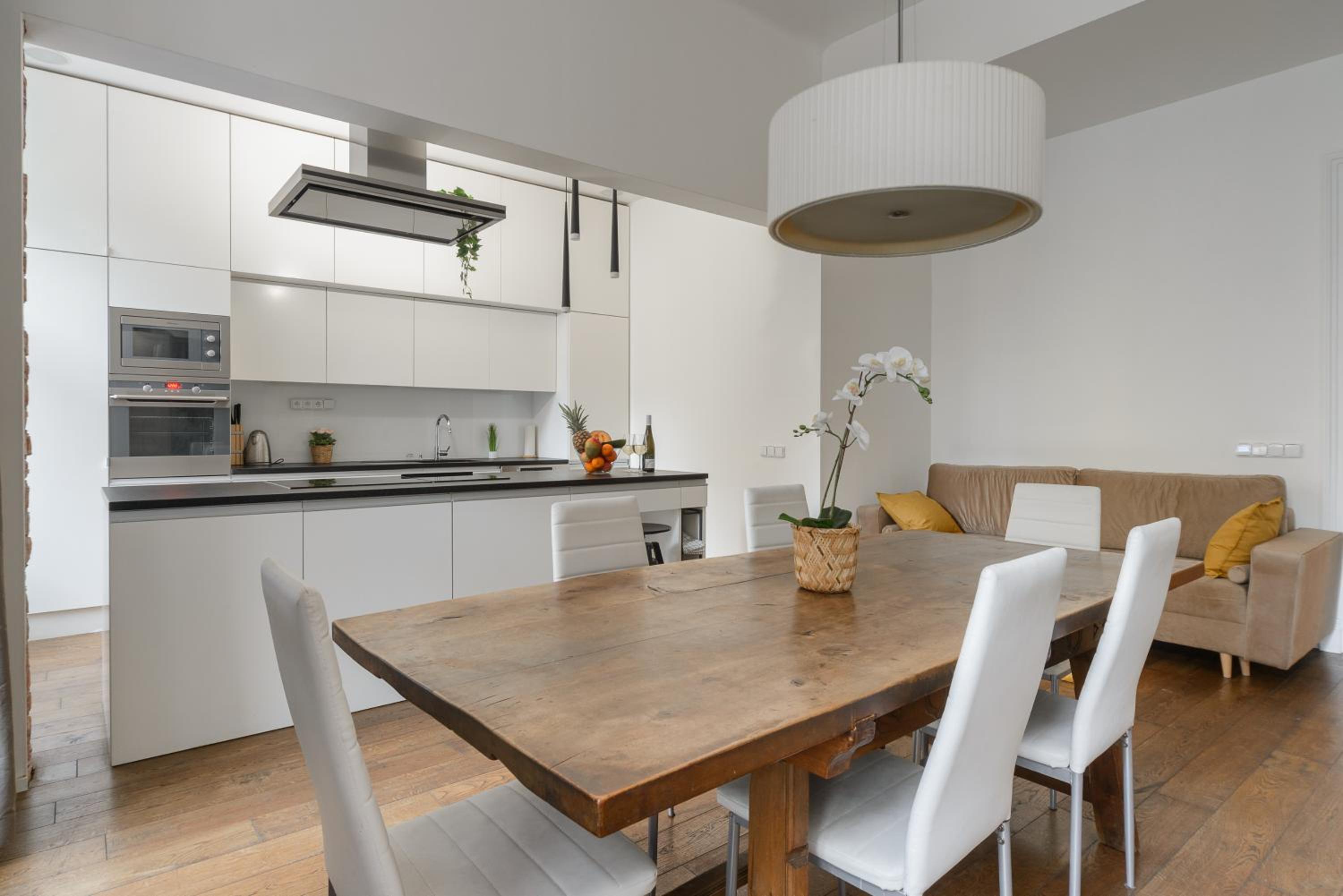 Spacious apartment near Wenceslas Square with master bed