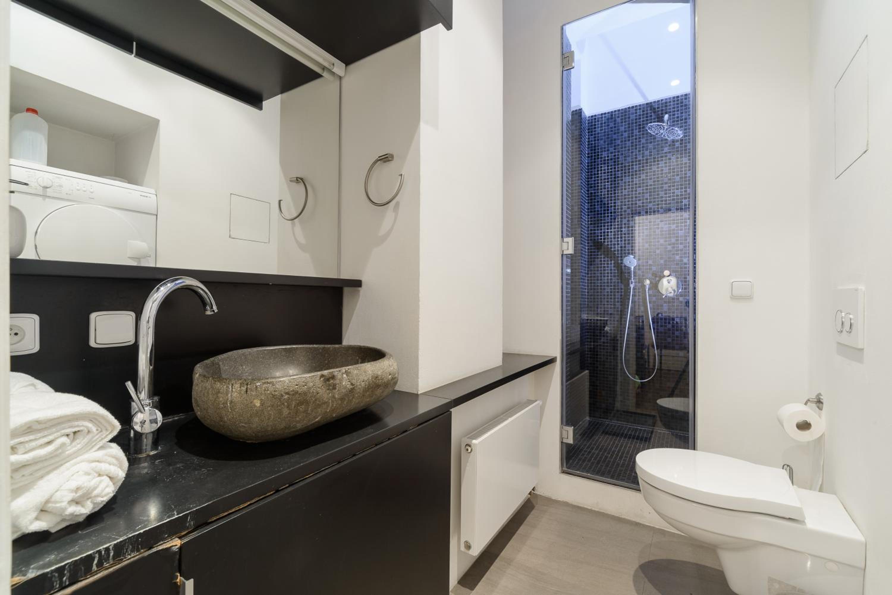 Spacious apartment near Wenceslas Square with master bed