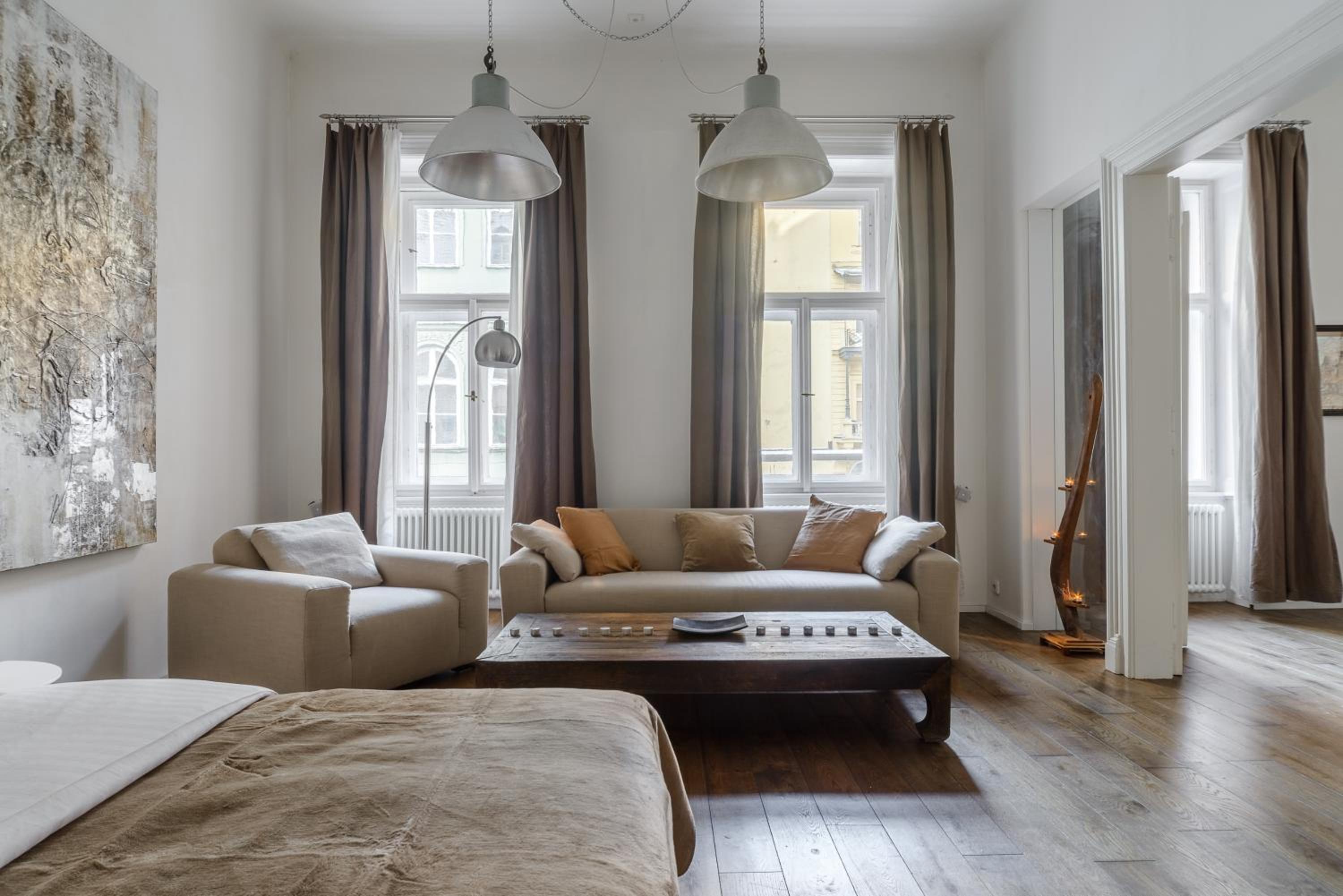 Spacious apartment near Wenceslas Square with master bed