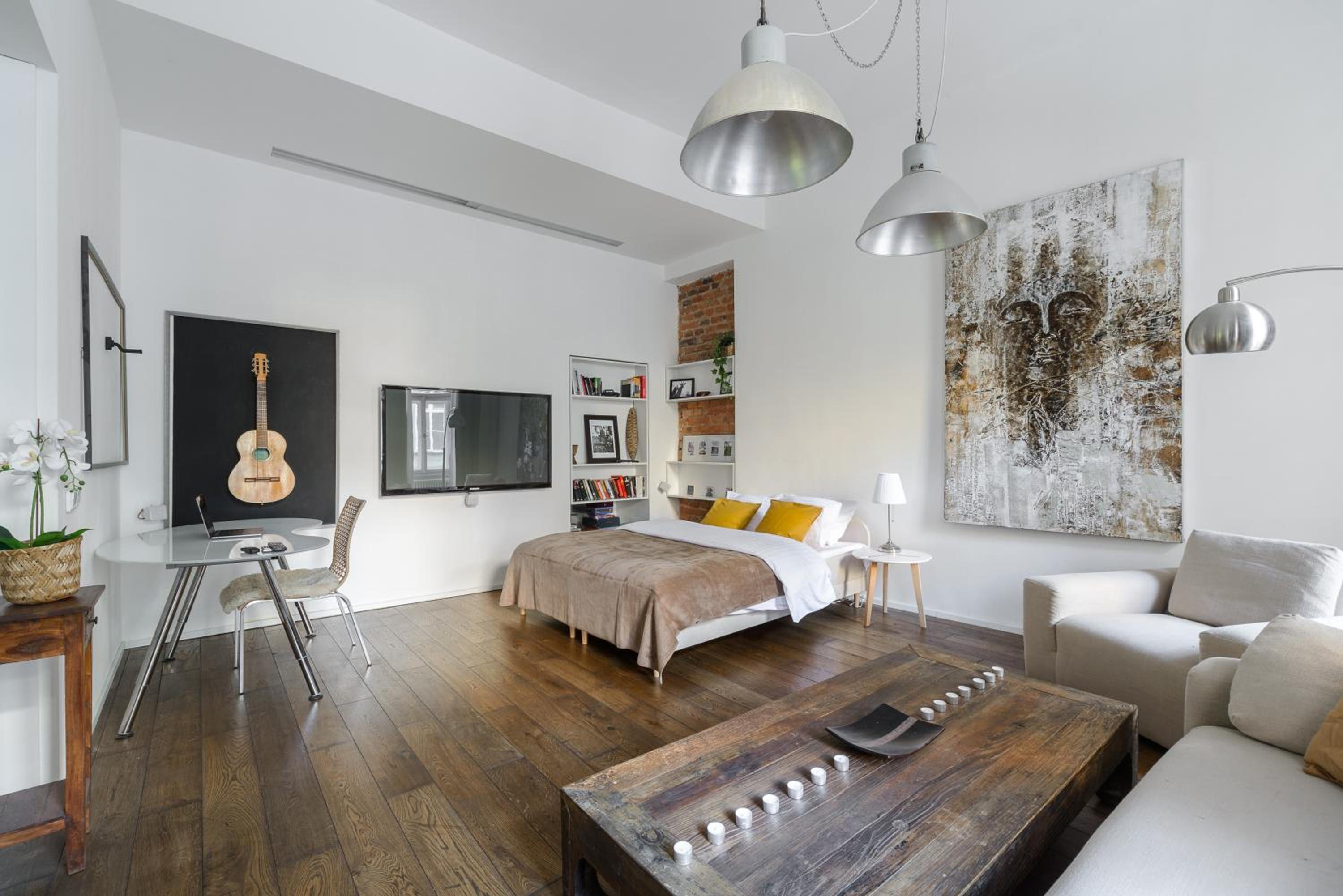 Spacious apartment near Wenceslas Square with master bed