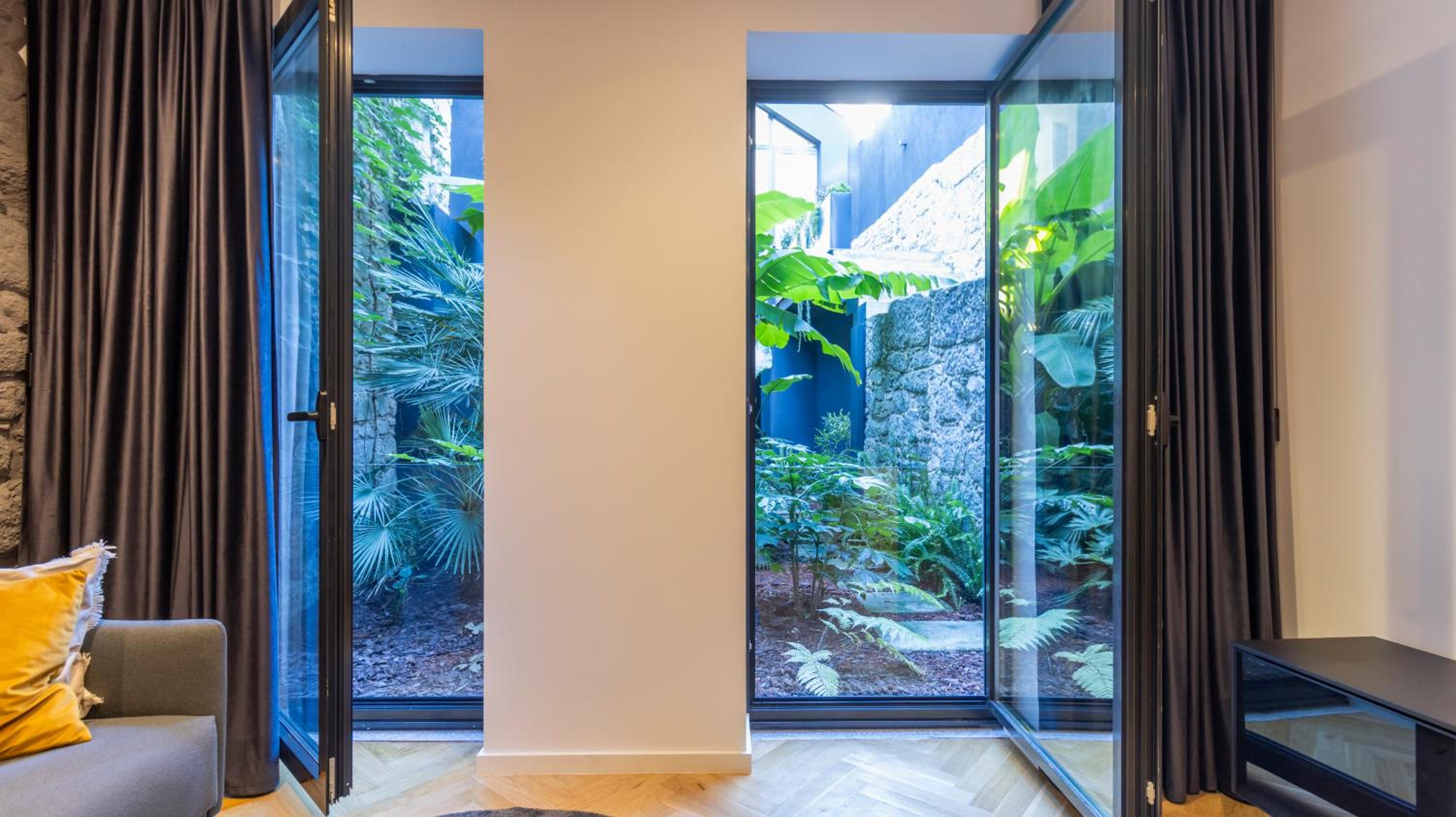 Luxury Oasis in Bonfim by LovelyStay view 3