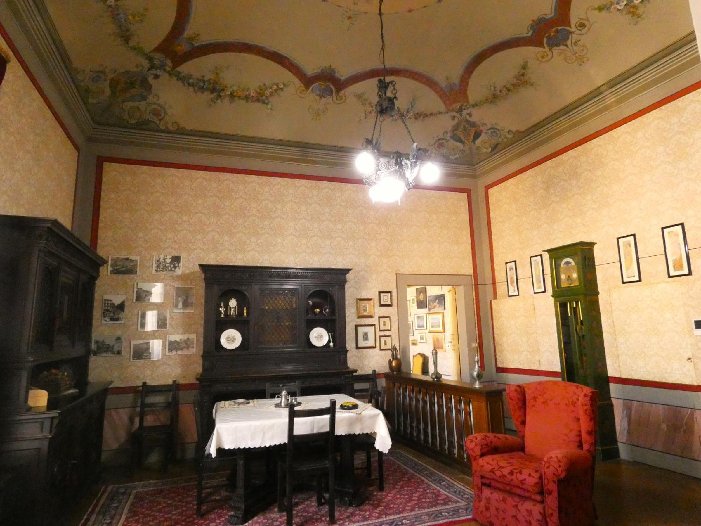 Photo 8