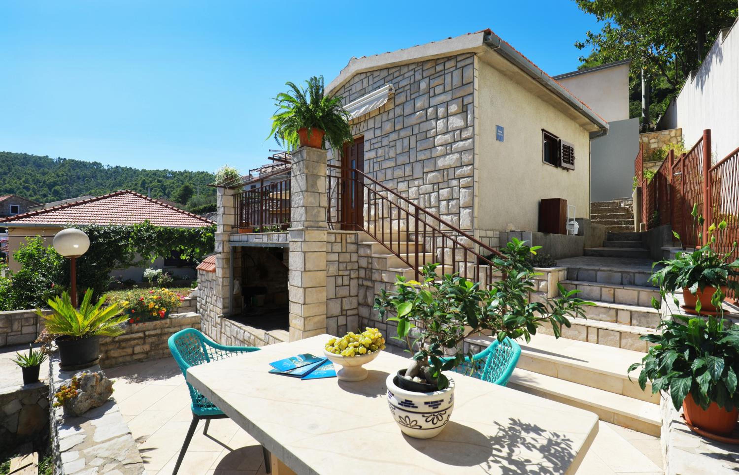 Small stone house in a quiet place island Solta view 4